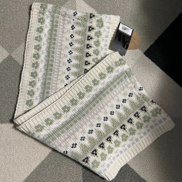 NWT Nine West Fair Isle Knit Infinity Scarf Women's - Picture 1 of 6